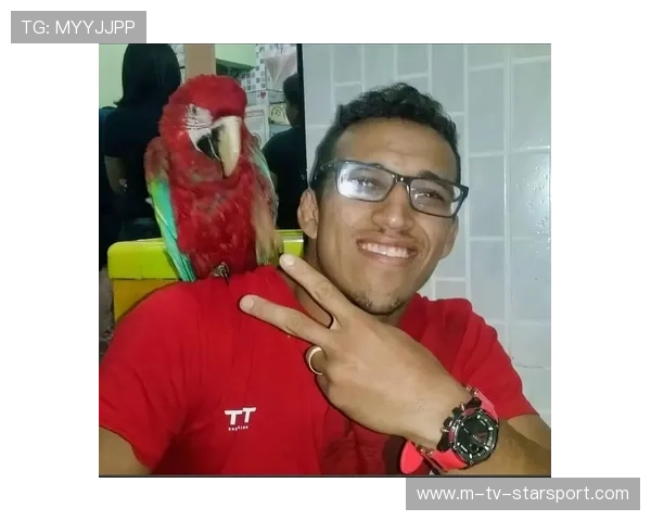 UFC选手赛中怒吼：我是王——燃爆赛场的那一刻