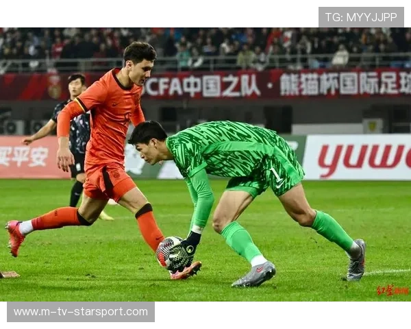 邵佳一现场观战U22，见证新一代足球星的崛起