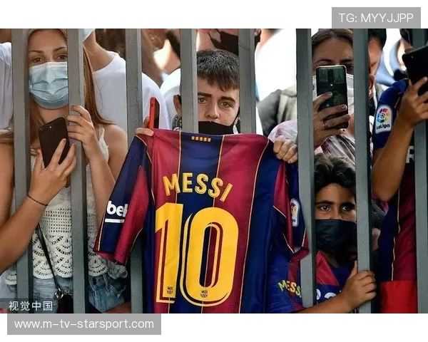 巴萨主场气氛热烈，球迷齐呼“重返巅峰”——激情与梦想的再燃